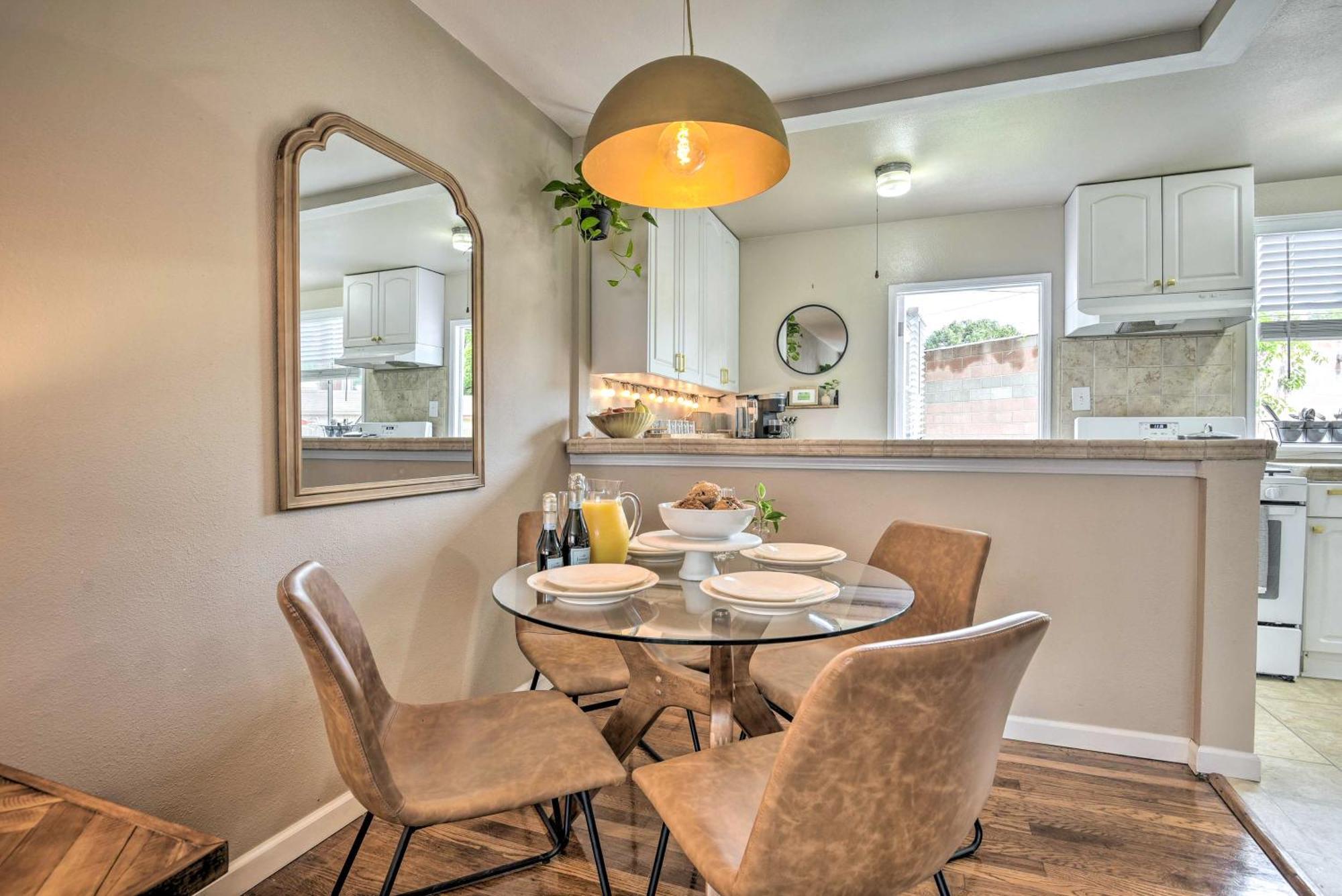 Вілла Stylish And Modern Burbank Gem With Private Yard! Екстер'єр фото