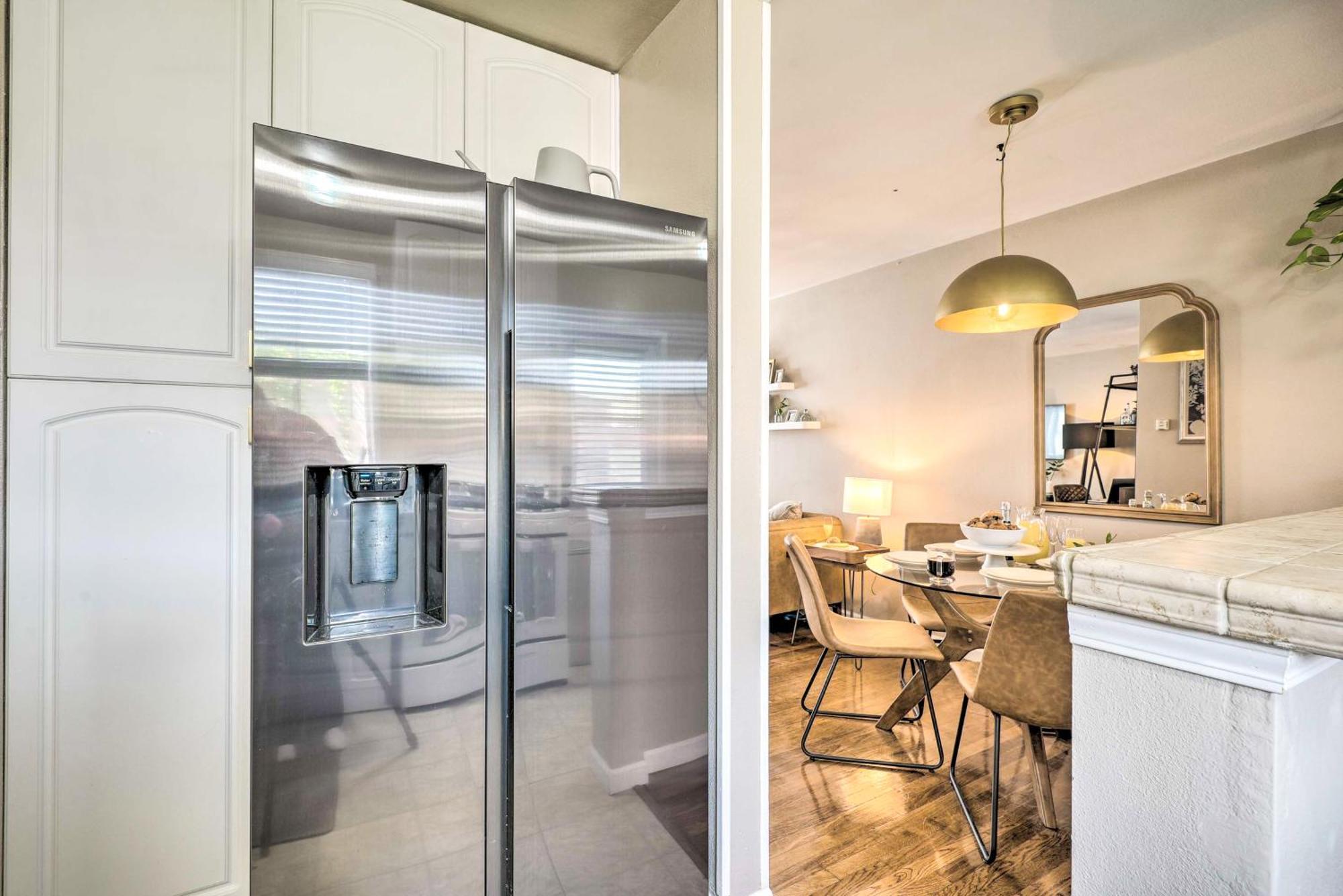Вілла Stylish And Modern Burbank Gem With Private Yard! Екстер'єр фото