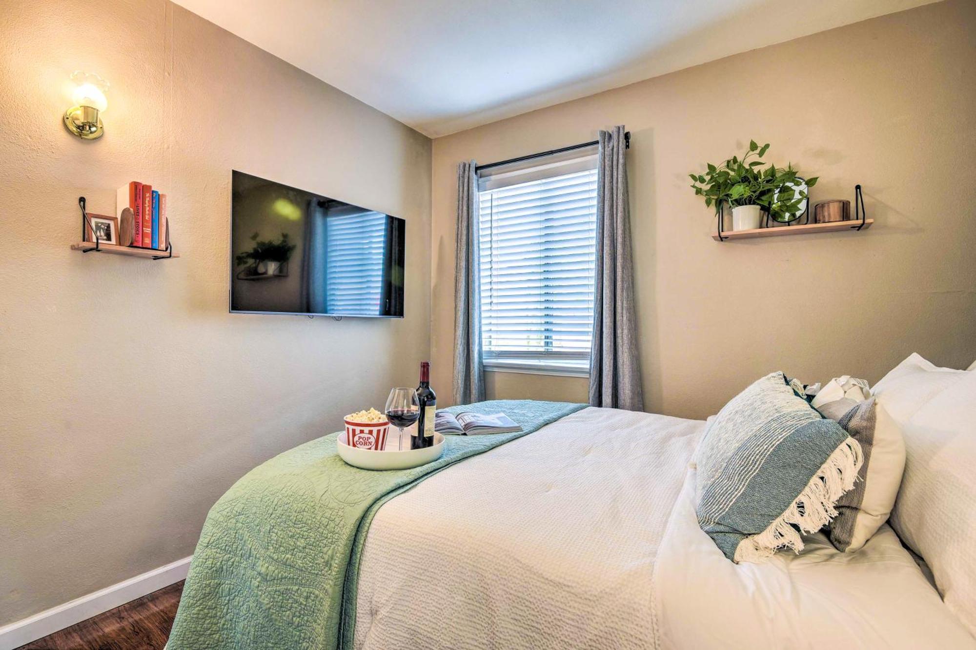 Вілла Stylish And Modern Burbank Gem With Private Yard! Екстер'єр фото
