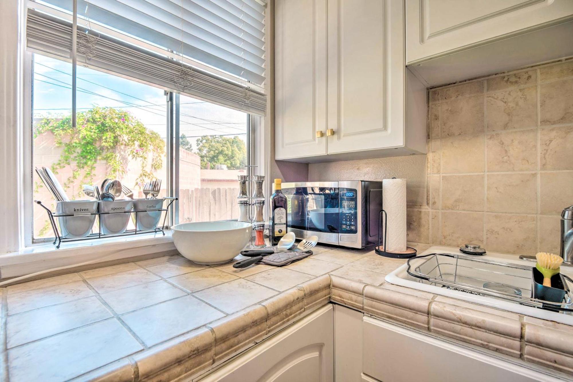 Вілла Stylish And Modern Burbank Gem With Private Yard! Екстер'єр фото