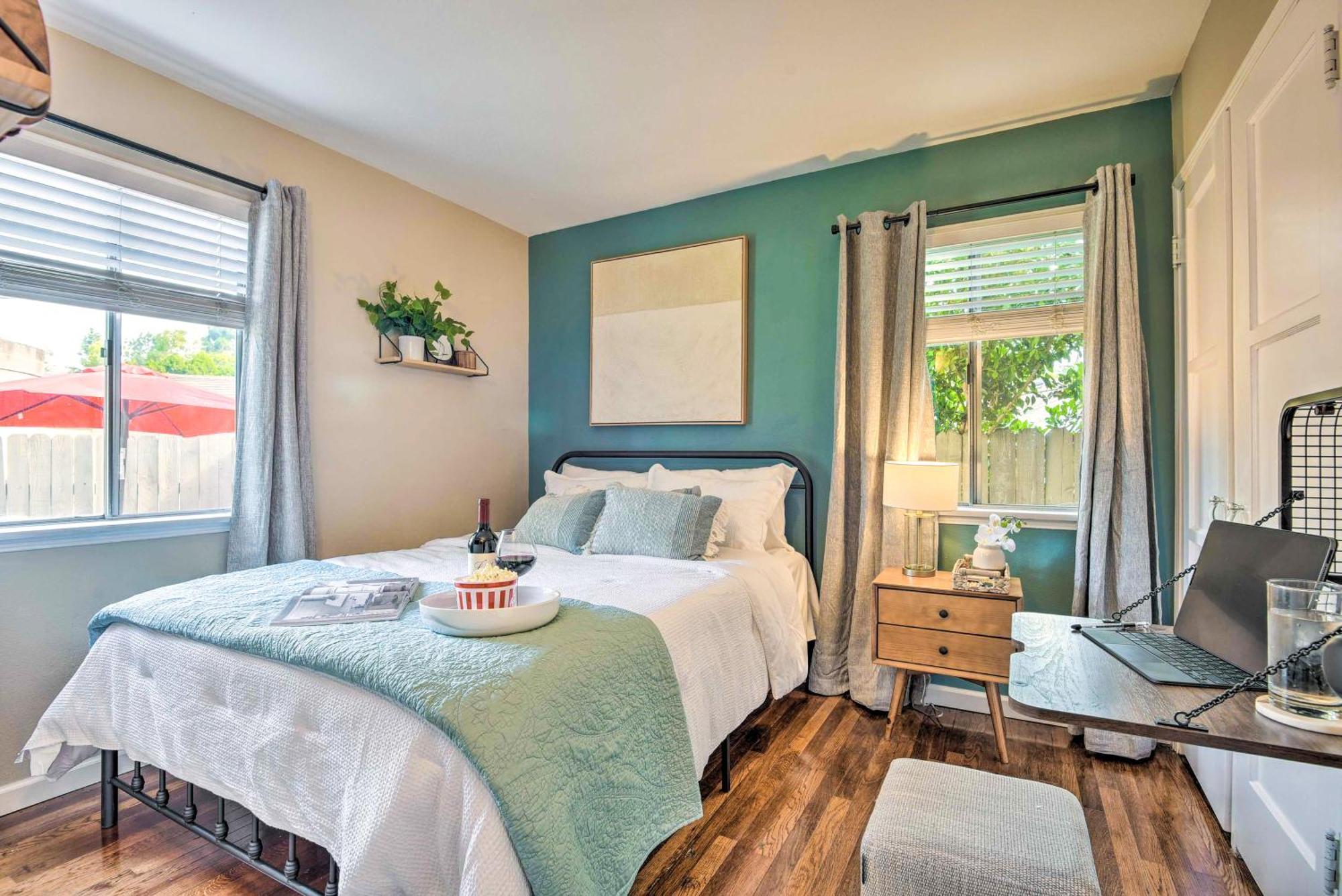 Вілла Stylish And Modern Burbank Gem With Private Yard! Екстер'єр фото